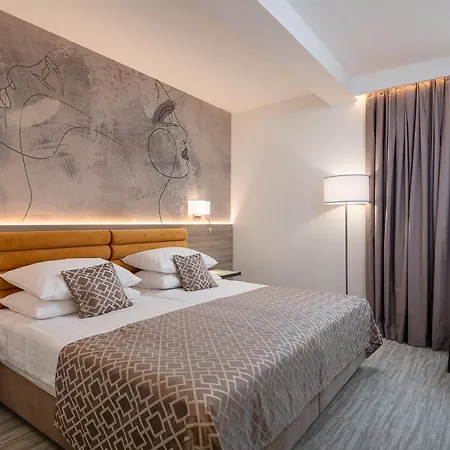 Hotel Ivka 3*